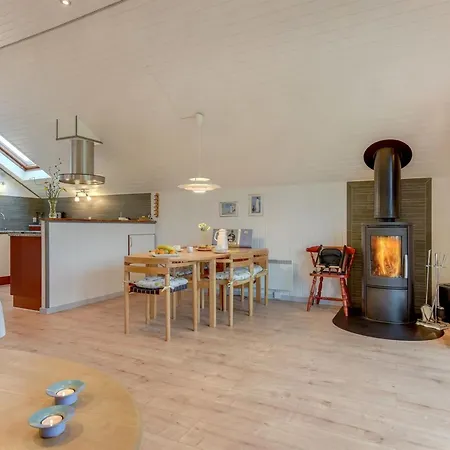 Dom wakacyjny Tican - 400m From The Sea By Interhome *